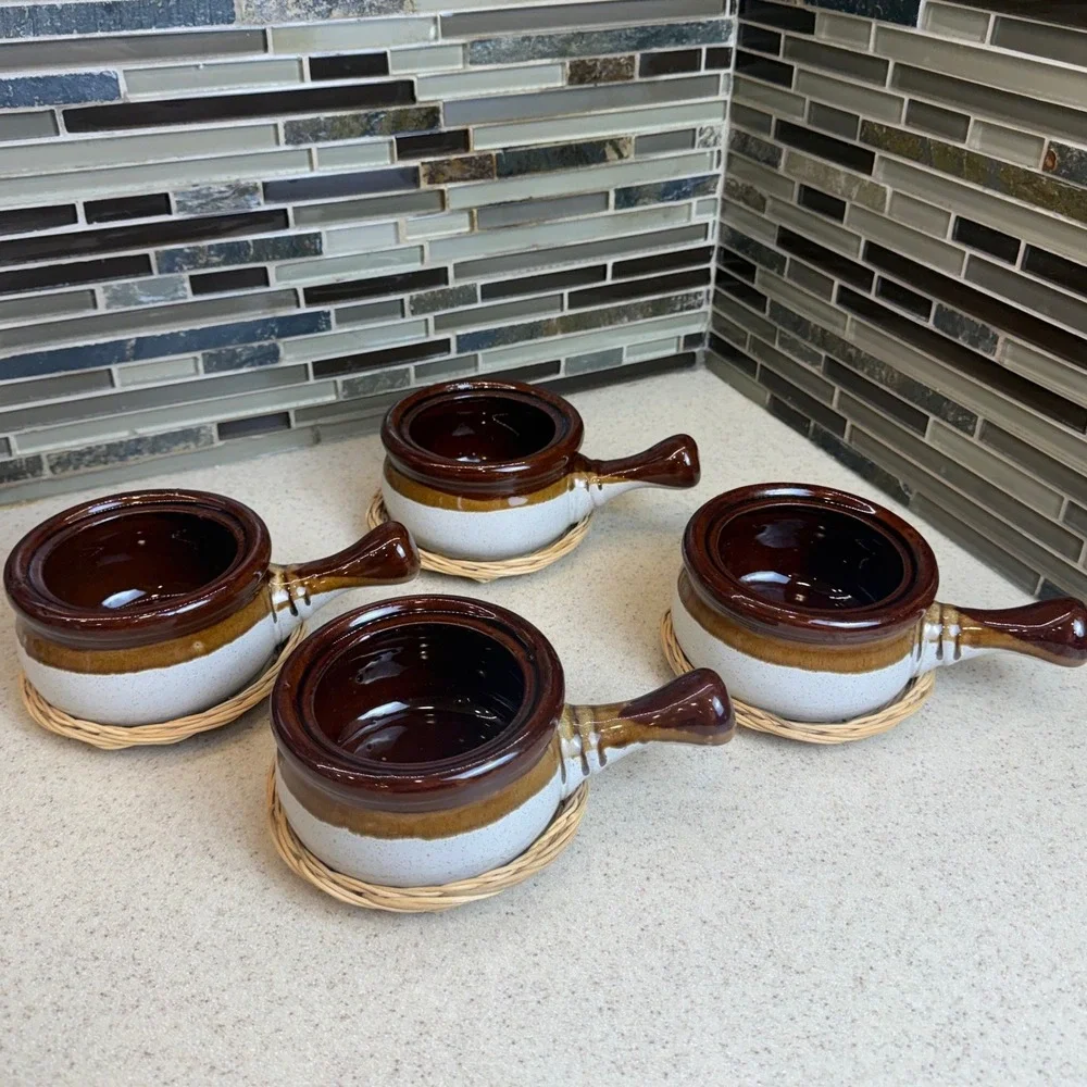 VTG Brown Drip Glaze French Onion Soup Bowls w/ Wicker Coasters Set of 4 Crocks